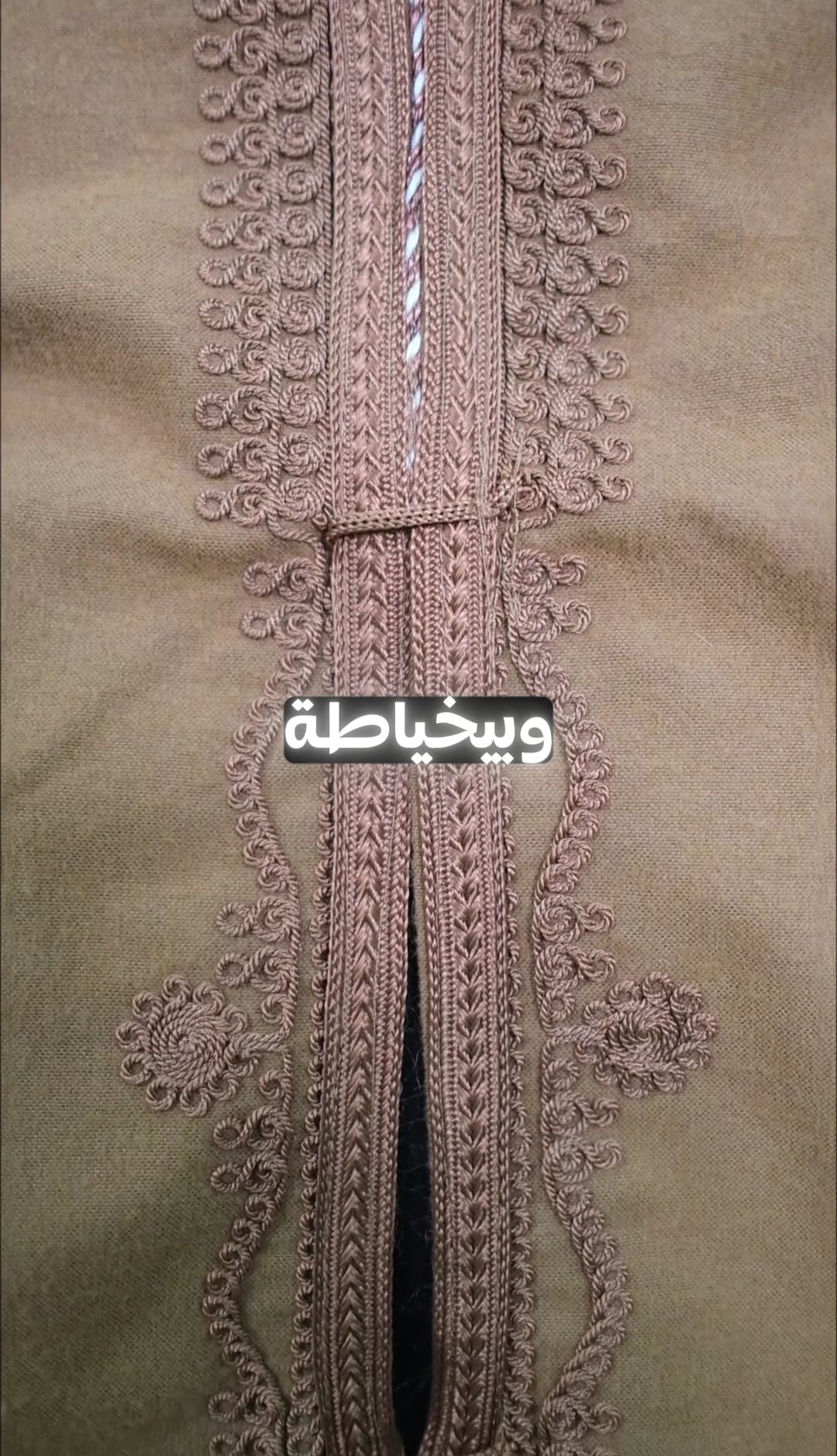 القشّابية الجزائرية الأصيلة – دفء رجولي لا يقاوم في أبرد أيام الشتاء